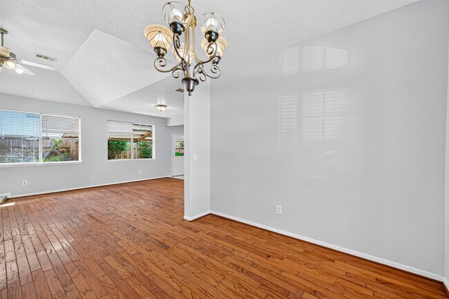 Foto del edificio - 2942 Blue Dawn Dr