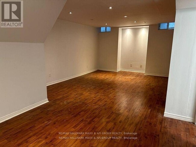 Building Photo - 462 Hewitt Cir