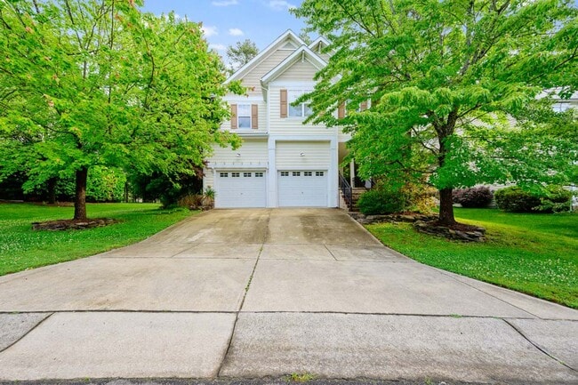 Building Photo - Beautiful 3 BR/2.5 Bath Home in Lyons Farm Community Durham!