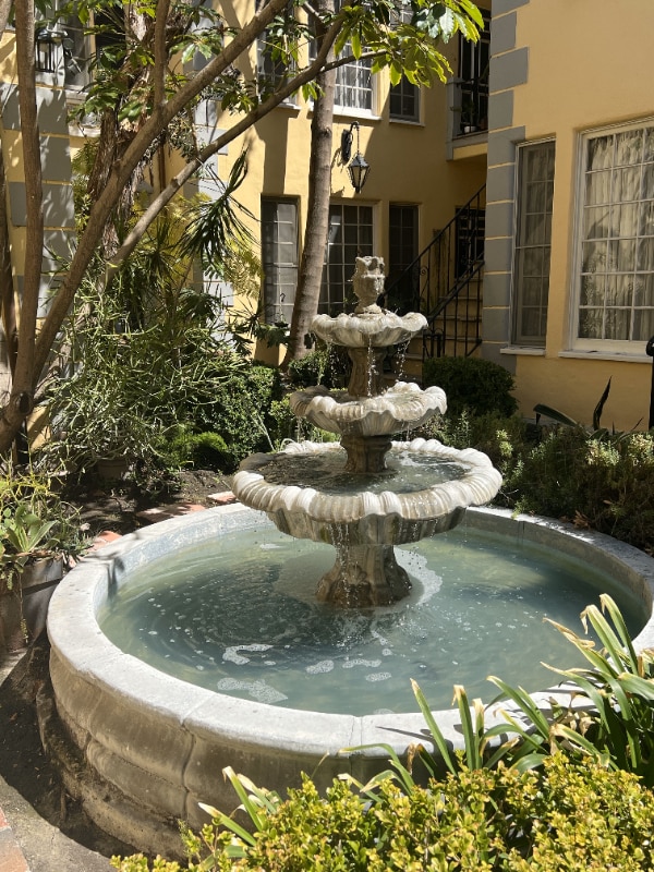 Foto del edificio - 1016 Masselin Ave