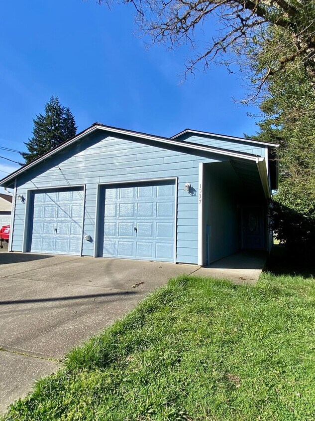 19371939 Summit Dr Unit 1937, Shelton, WA 98584 Room for Rent in