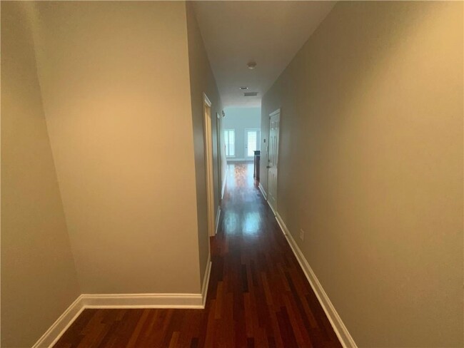 Building Photo - 5997 Brookside Oak Cir
