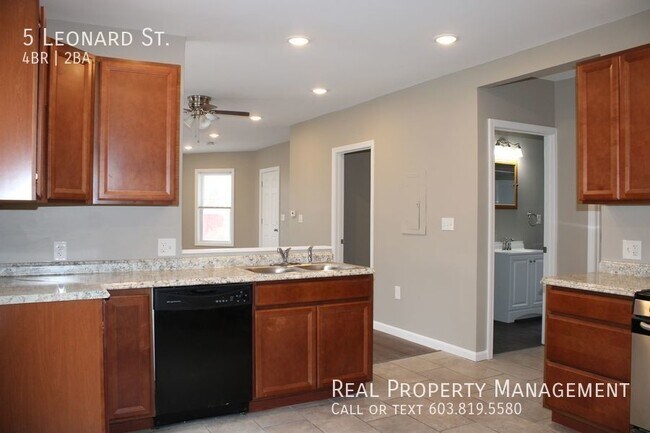 Foto del edificio - Newly Renovated Rochester 4 Bedroom Duplex...