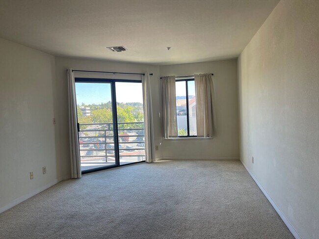 Foto del edificio - 1201 Alta Vista Ct