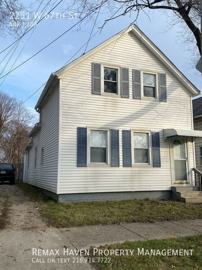 Foto del edificio - 2251 W 67th St, Cleveland - Spacious 4 bed...