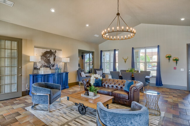 Building Photo - Villas at Park West