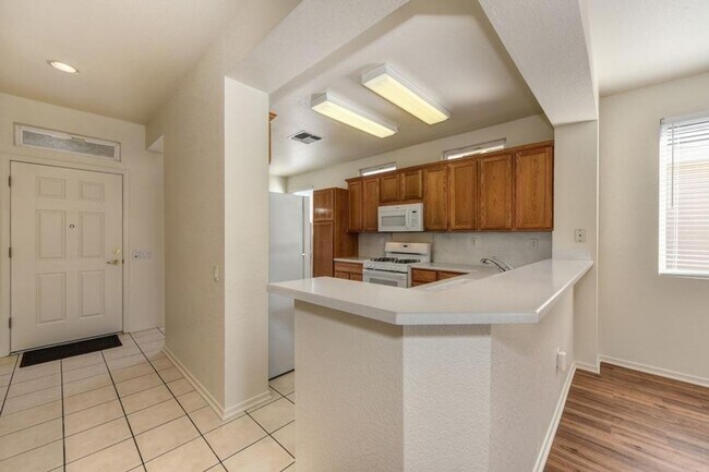 Foto del edificio - Cute 2bd/2ba home in 55+ Sun City Roseville