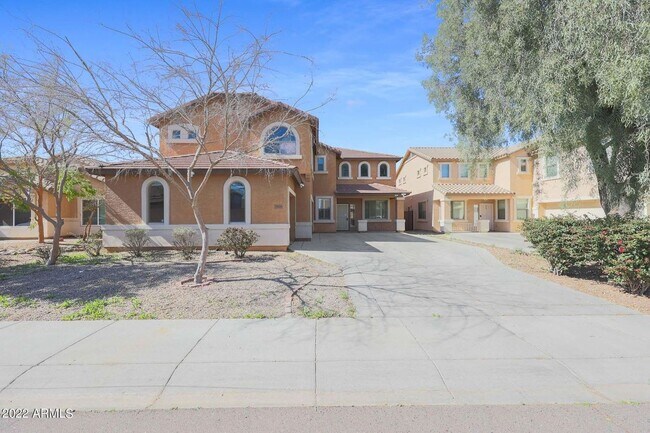 Building Photo - Gorgeous 5 Bedroom home with 3 Bathrooms and 3 car garage in Tolleson