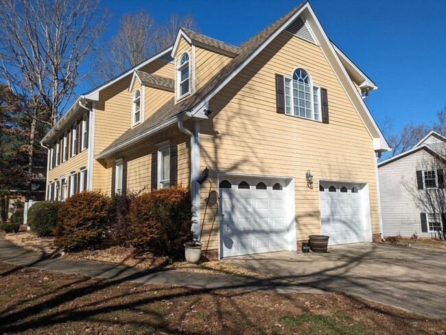 Building Photo - 417 Nichols Farm Dr