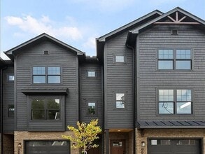 Building Photo - 963 Windsor St