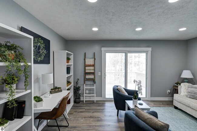 Foto del edificio - 9994 Edgewood Ave