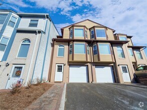 9 Revere Ct