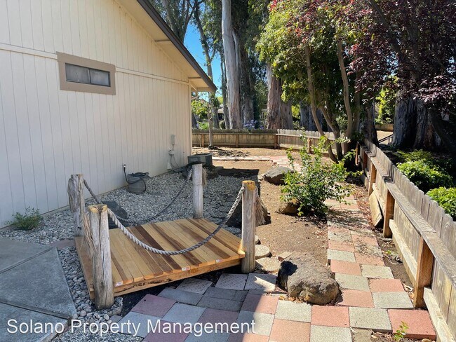 Building Photo - 2 br, 2 bath House - 1222 Grove Circle