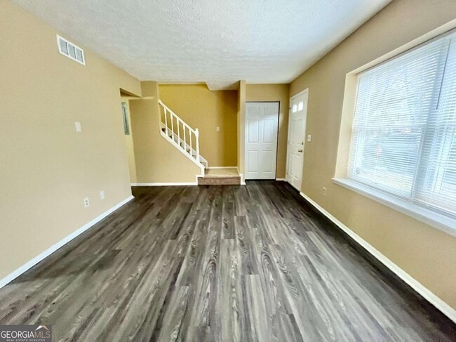 Foto del edificio - 6418 Meadow Rue Dr