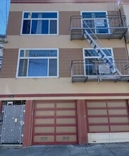 Building Photo - 233 29th St
