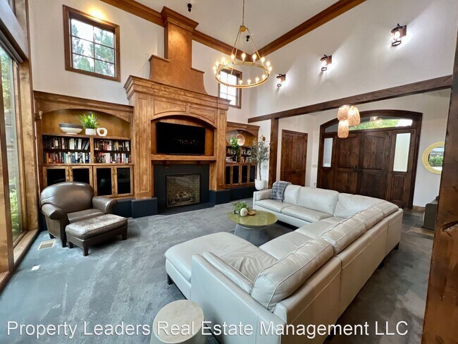 Building Photo - 4 br, 3.5 bath House - 19051 Mount McLough...