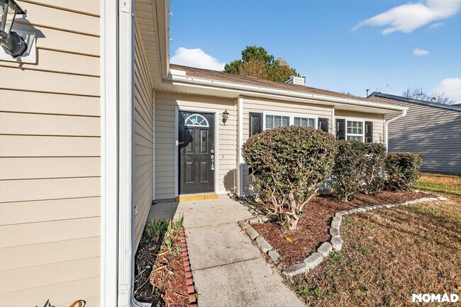 Foto del edificio - 5205 Carriage Pine Dr