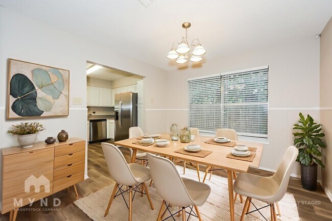 Foto del edificio - 4303 Gentle Springs Dr