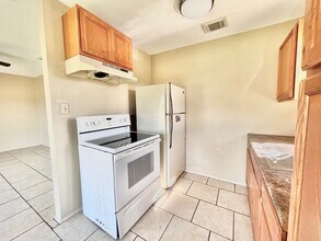 Building Photo - 3021 Sycamore Ave