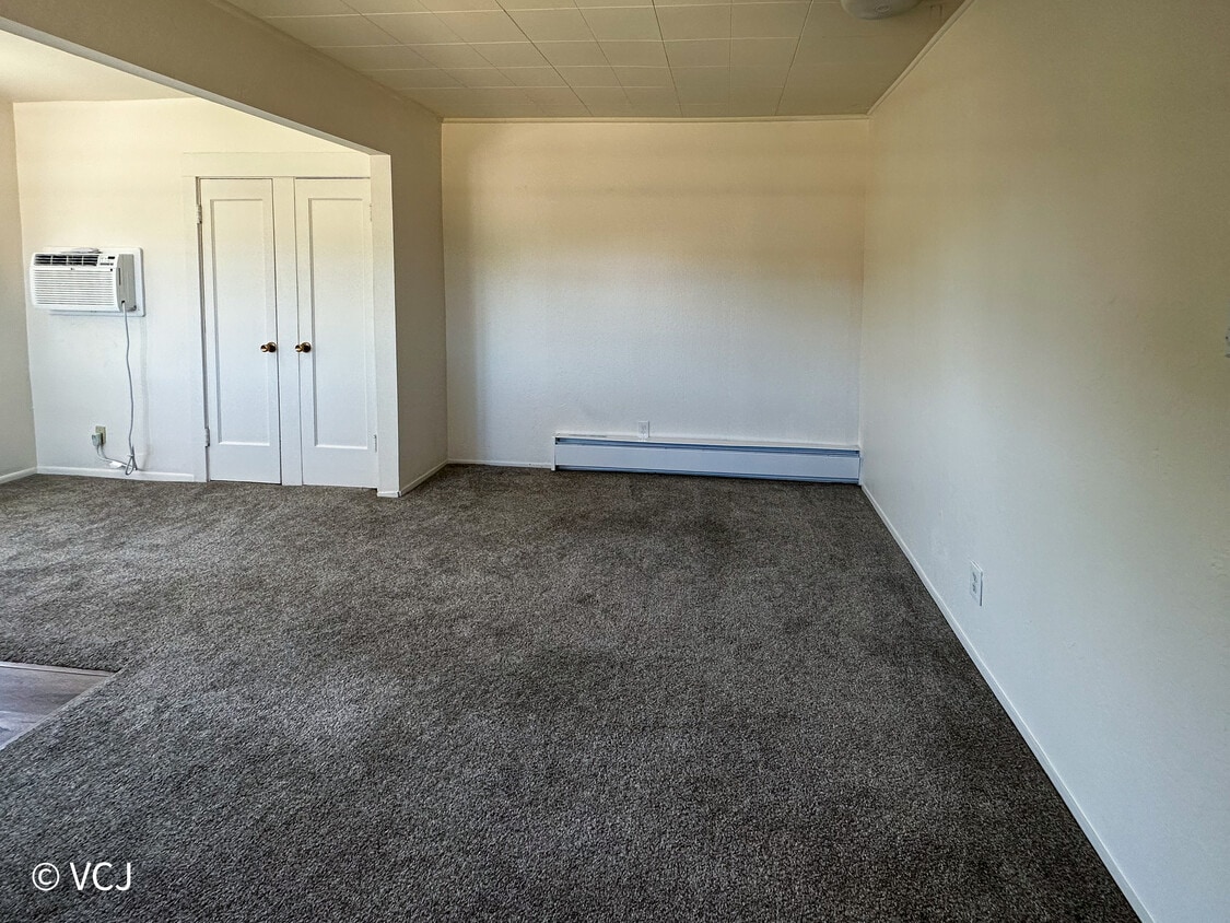 1890 Almond Avenue Unit Apt. B, Walnut Creek, CA 94596 1890 Almond