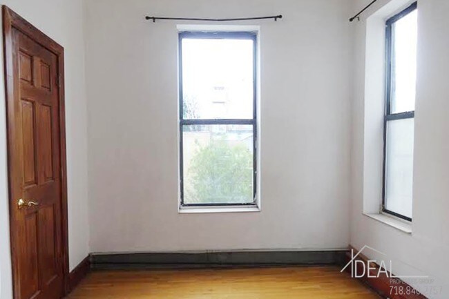 Building Photo - 765 42nd St