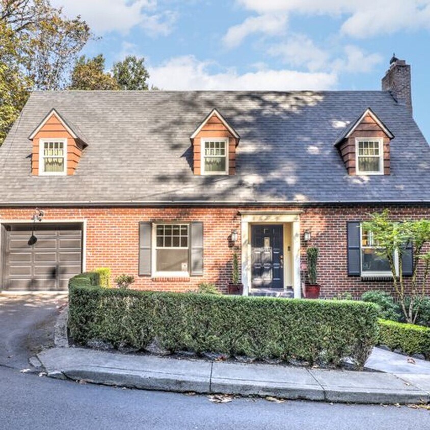 Foto principal - Beautiful 4 Bed, 3.5 Bath Rental home in G...