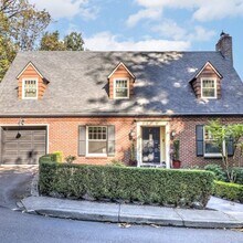 Building Photo - 1299 SW Cardinell Way