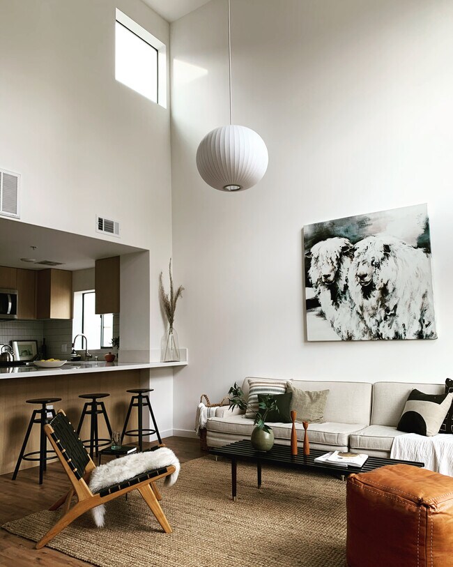 Foto del edificio - 527 S Wilton Pl