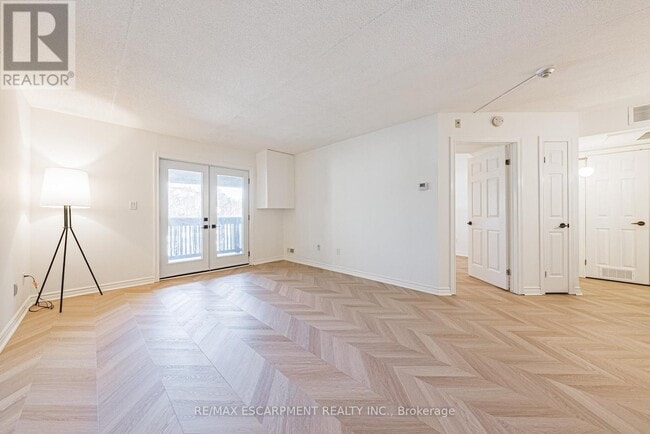 Building Photo - 2030 Cleaver Ave