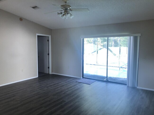 Foto del edificio - 10927 Archway Ave