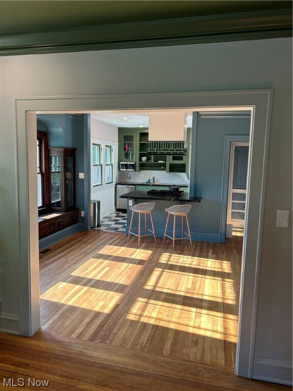 Foto del edificio - 18916 Mitchell Ave