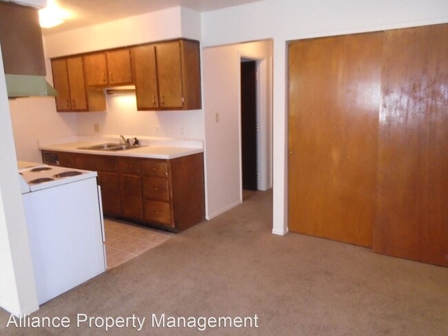Building Photo - 2 br, 1 bath House - 3145 Vance Ave