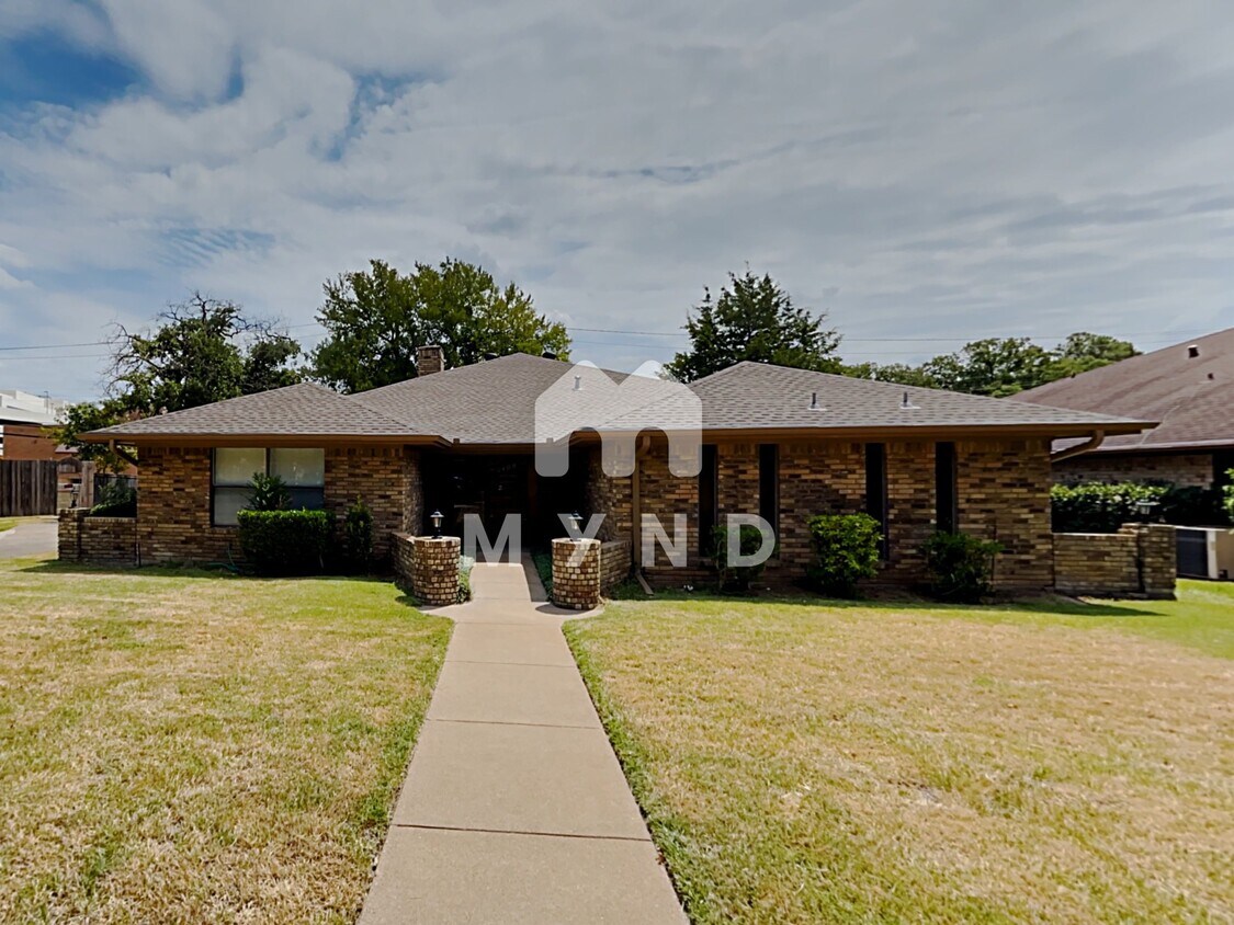 Primary Photo - 1408 Colony Dr