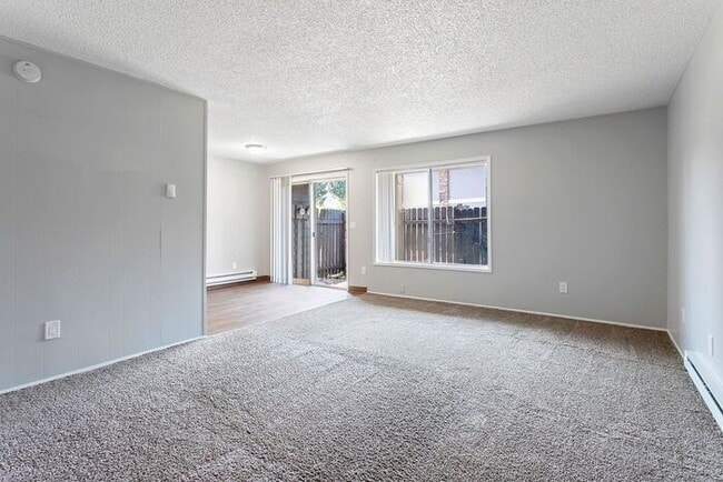 Foto del edificio - Amazing 3 bedroom available soon! Apply NO...