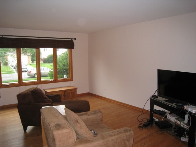 Building Photo - 706 North Point Dr