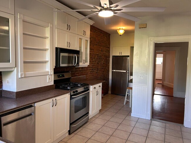Kitchen - 33 Page St