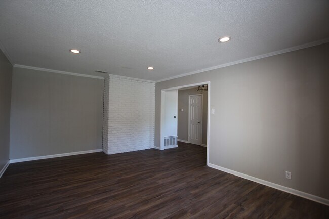 Foto del edificio - 701 Fair Ln