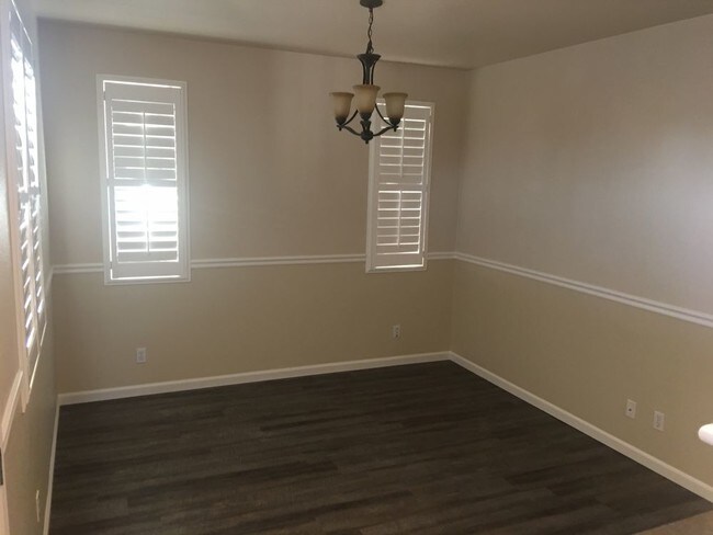 Building Photo - Attractive 2 story home Near Coffey Park