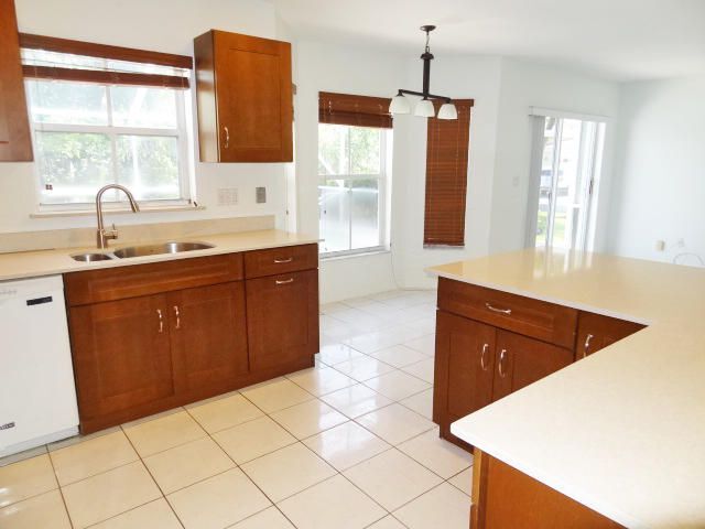 Building Photo - 10869 Handel Plz