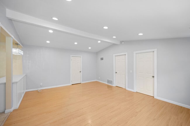 Foto del edificio - 10617 Wilsey Ave