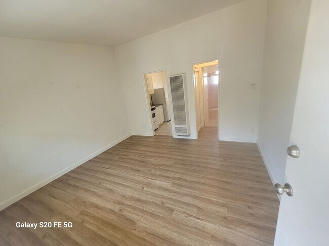 Foto del edificio - 7263 W Manchester Ave