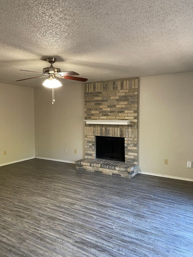 Building Photo - CHARMING 3 Bedroom - NORTHWEST CROSSING