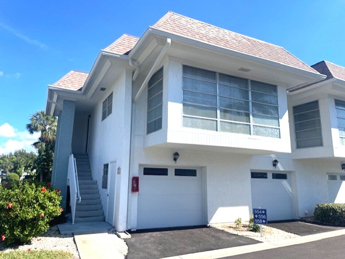 Elevated Island Living on Longboat Key - Elevated Island Living on Longboat Key