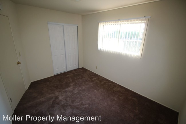 Foto del edificio - 2700-2706 Meeker Ave
