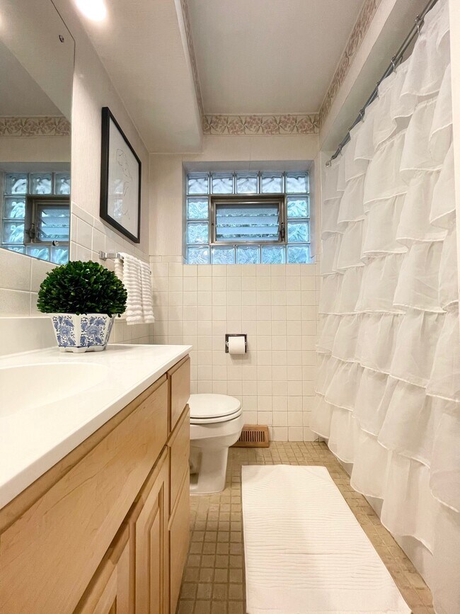 Foto del edificio - 764 N Seminary Ave