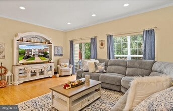 Building Photo - 5554 Jowett Ct