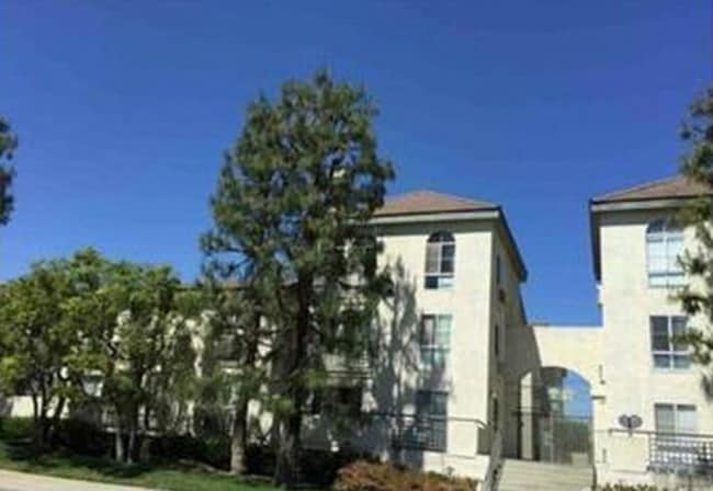 Fachada del edificio - 15000 Downey Ave