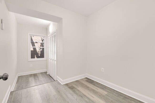 Foto del edificio - Newly Renovated 3BR/1BA - WASHEY/DRYER - I...