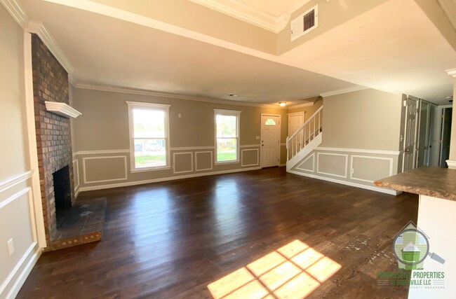 Photo - 105 Osmond Dr House