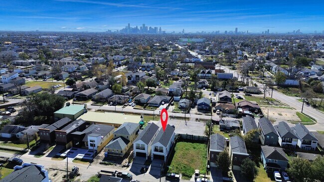 Foto del edificio - 410 E 41st St